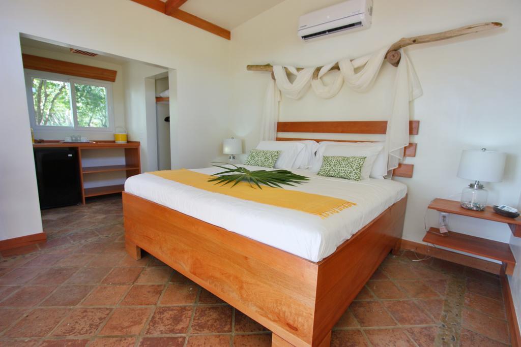 Coral Beach Village Resort 우틸라 외부 사진